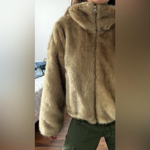 Faux Fur Jacket - Picture 5 of 5